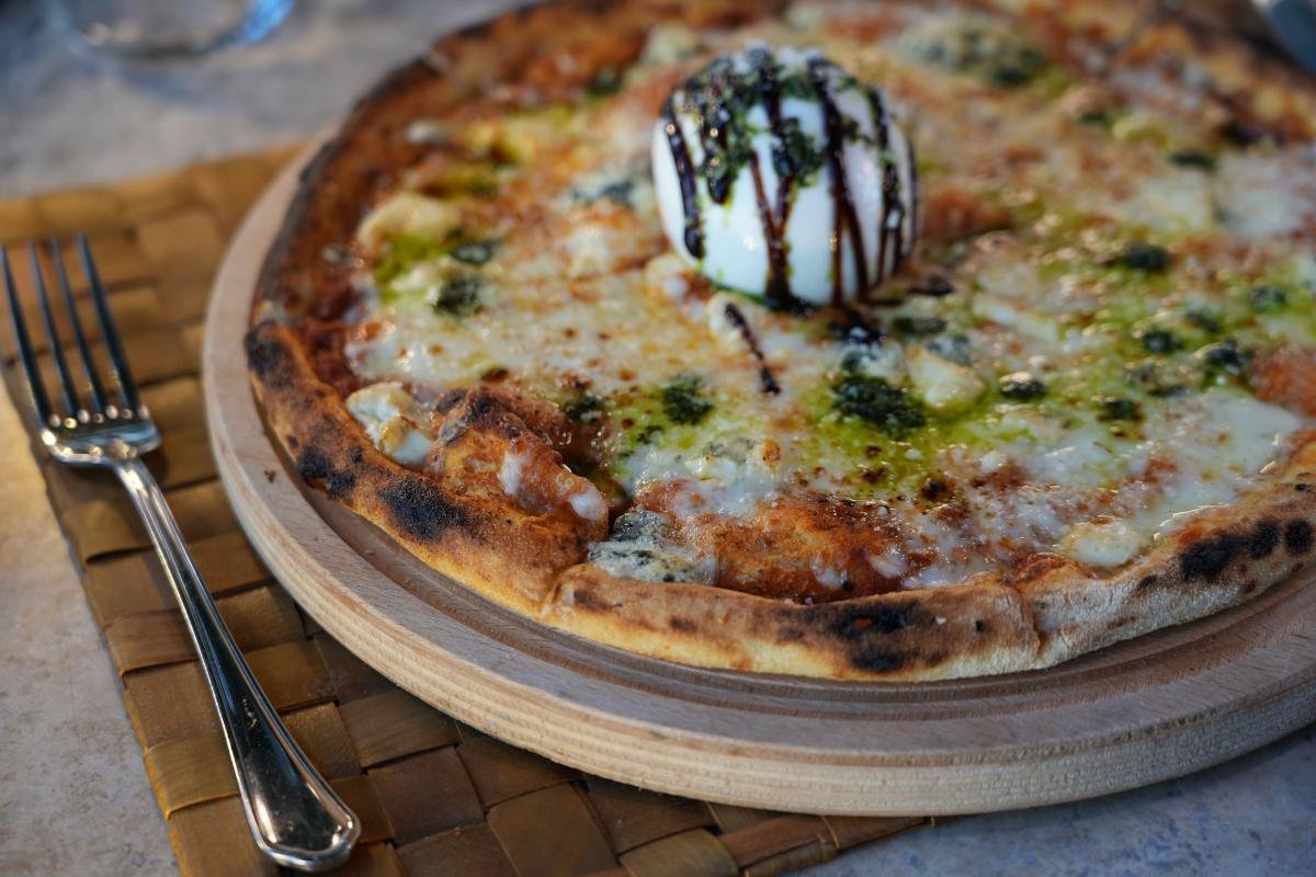 Quattro Formaggi Pizza